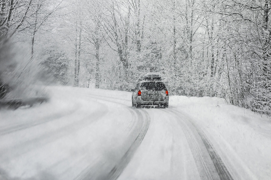 The Best Strategies to Drive Safe in the Snow & On Ice